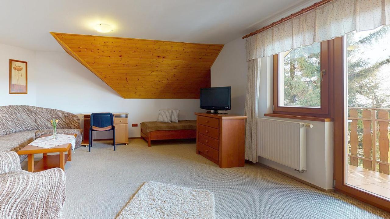 Penzion Patrik Mikulcin Vrch Vapenice Exterior photo